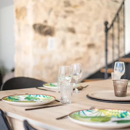 בית נופש Maison Du Chateau, Spacieuse Et Charmante Pres Du Puydufou