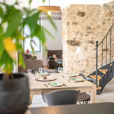 Maison Du Chateau, Spacieuse Et Charmante Pres Du Puydufou