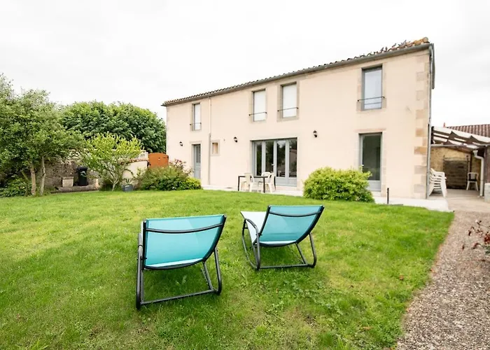 Maison Du Chateau, Spacieuse Et Charmante Pres Du Puydufou 度假居