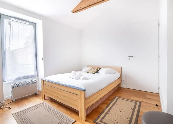 Maison Du Chateau, Spacieuse Et Charmante Pres Du Puydufou *